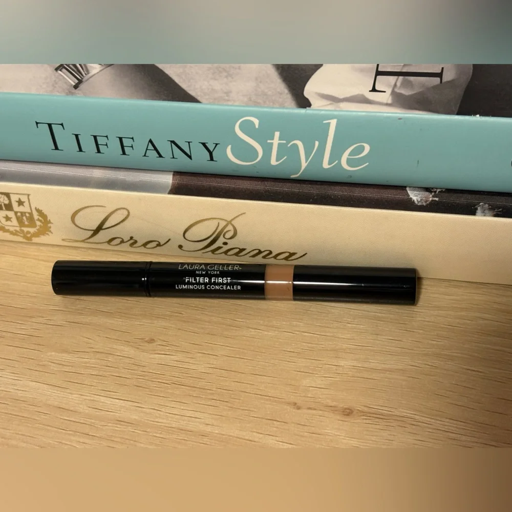 Laura Geller Filter First Luminous Concealer in Deep